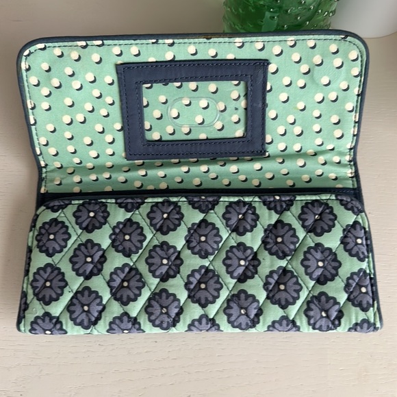 Vera Bradley Triple Hipster Crossbody and Wallet - Picture 4 of 5